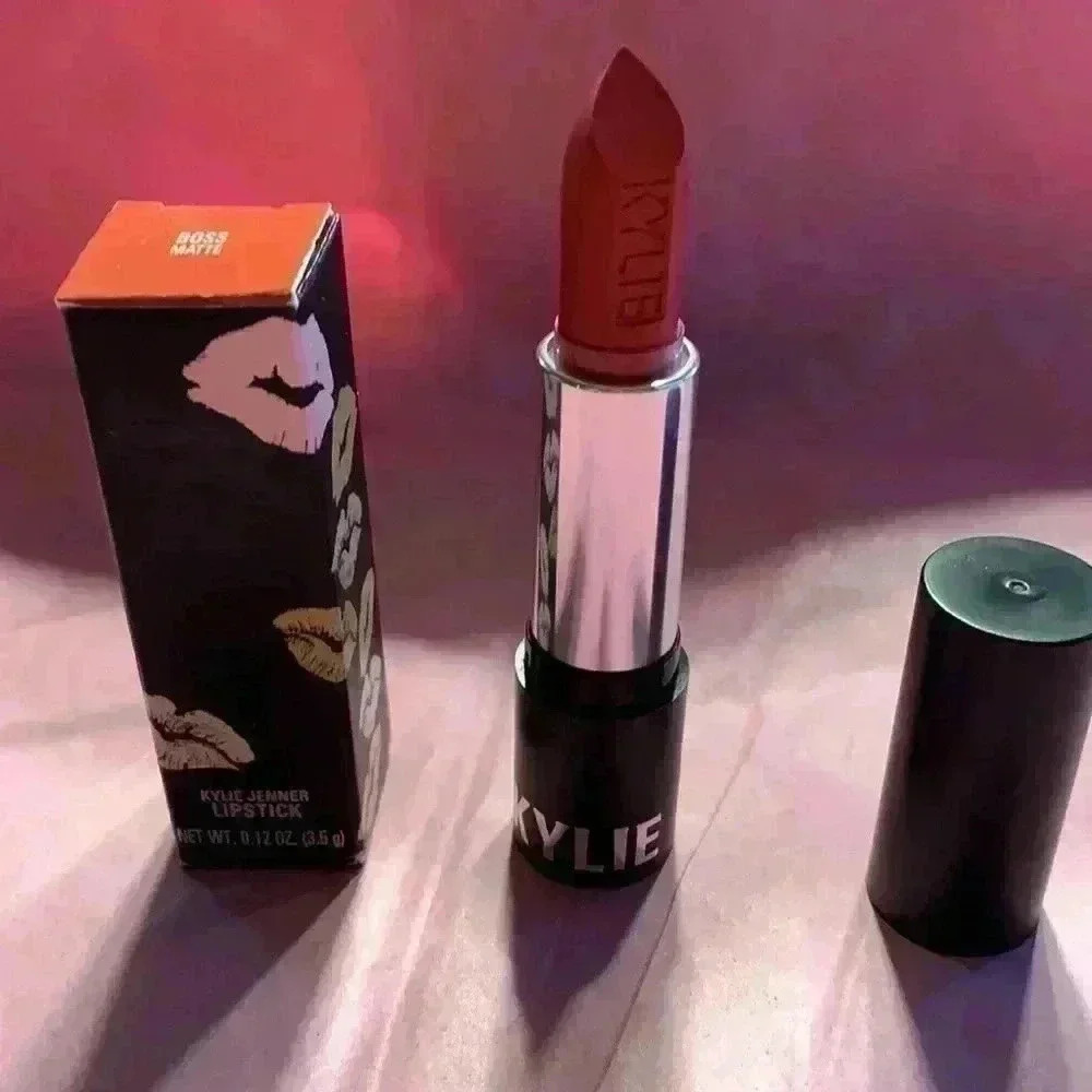 Kylie Jenner Boss Matte Lipstick - Picture 6 of 12